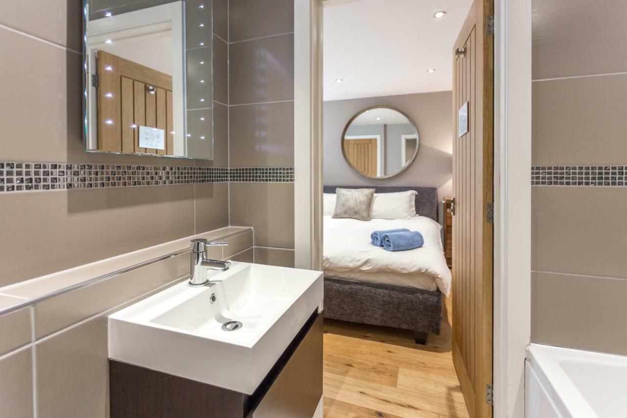 The Sweet Mews - Large 4Bdr Home ลอนดอน ภายนอก รูปภาพ