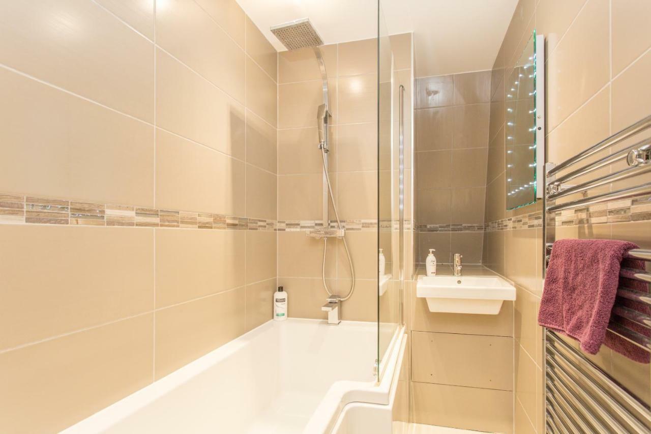 The Sweet Mews - Large 4Bdr Home ลอนดอน ภายนอก รูปภาพ